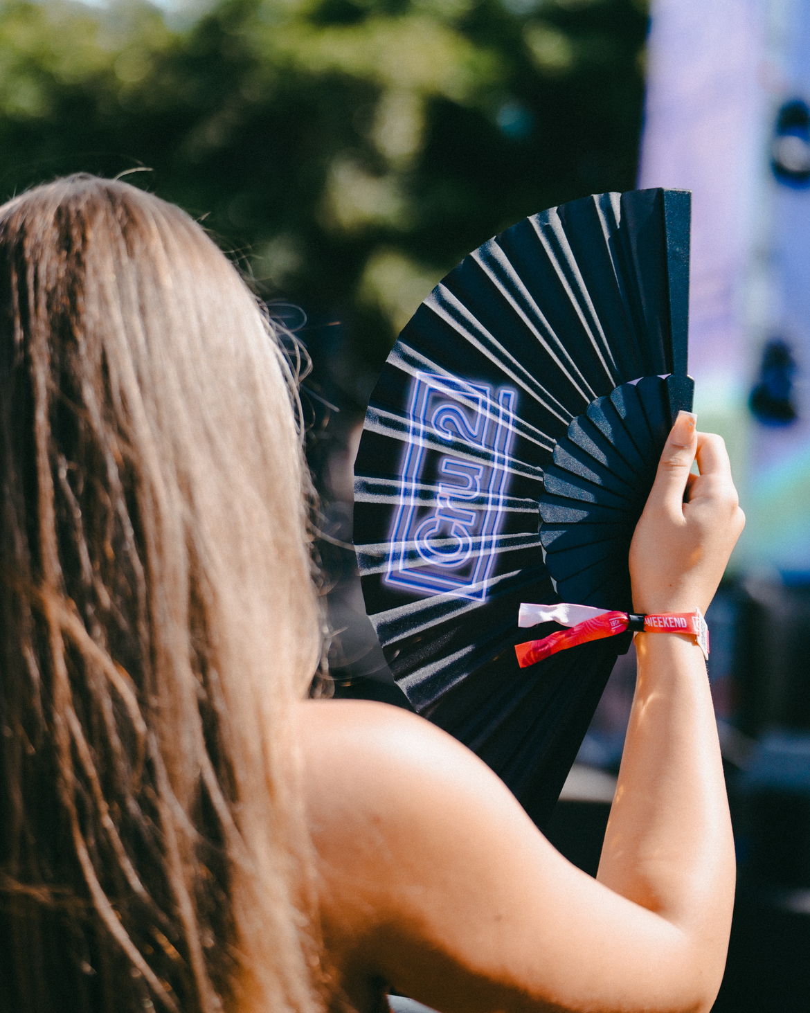 Cru2 Hand Fan